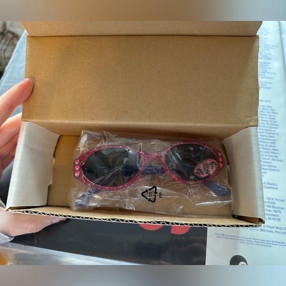 FREE WITH PURCHASE!! Power-Puff Girls Sunglasses Brand New In Box - Picture 4 of 5